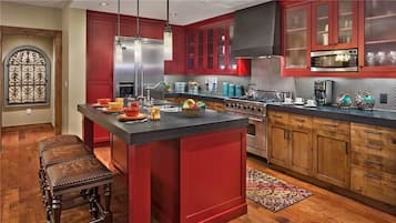 Condo, Multiple Beds, Mountain View (Lone Star Mountain (#709) (Condo)) | Private kitchen | Fridge, microwave, stovetop, dishwasher
