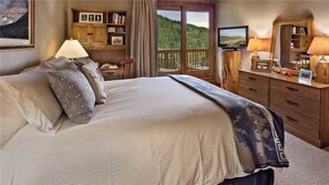 Talo, useita sänkyjä, vuoristonäköala (Right-O-Way Chalet (Home)) | 4 makuuhuonetta, ilmainen Wi-Fi