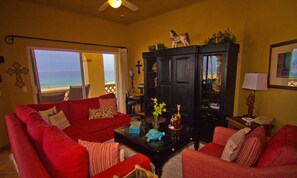 Design Condo, 2 Bedrooms, Ocean View, Sea Facing | Living area | TV