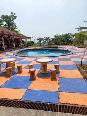 Outdoor pool - MOTEL DESA (Kuala Terengganu)