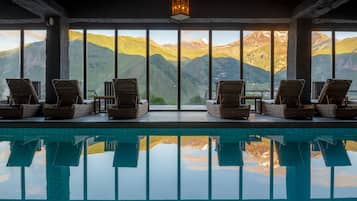Indendørs pool