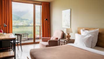 Double Room (Mount Kazbegi View) | Desk, rollaway beds, free WiFi, bed sheets