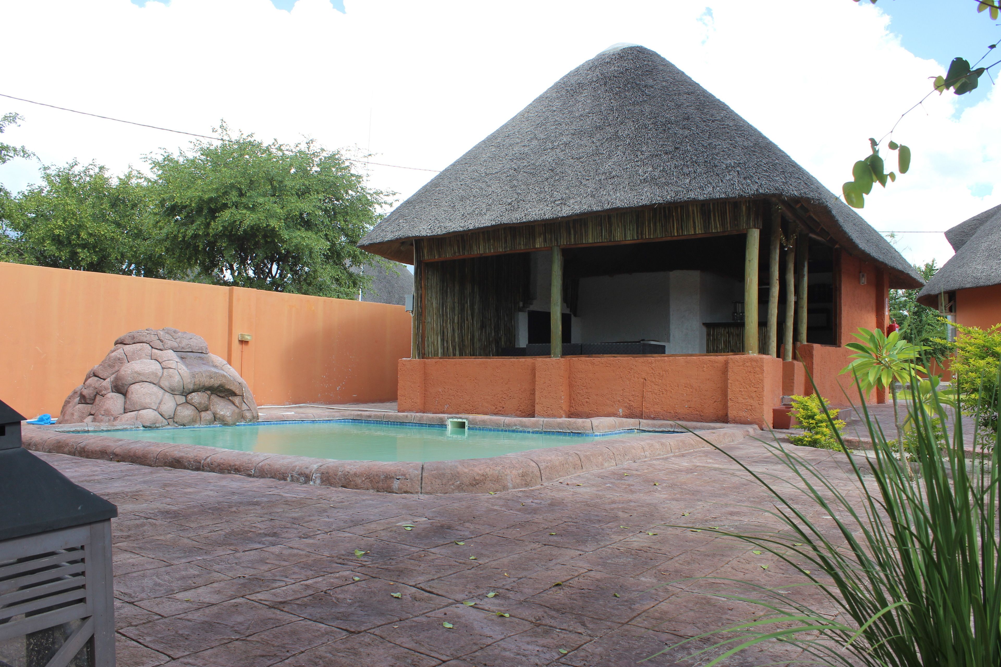 حمّام سباحة خارجي