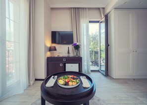 Premium bedding, minibar, in-room safe, desk