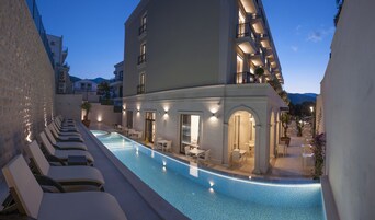 屋外プール、サンラウンジャー