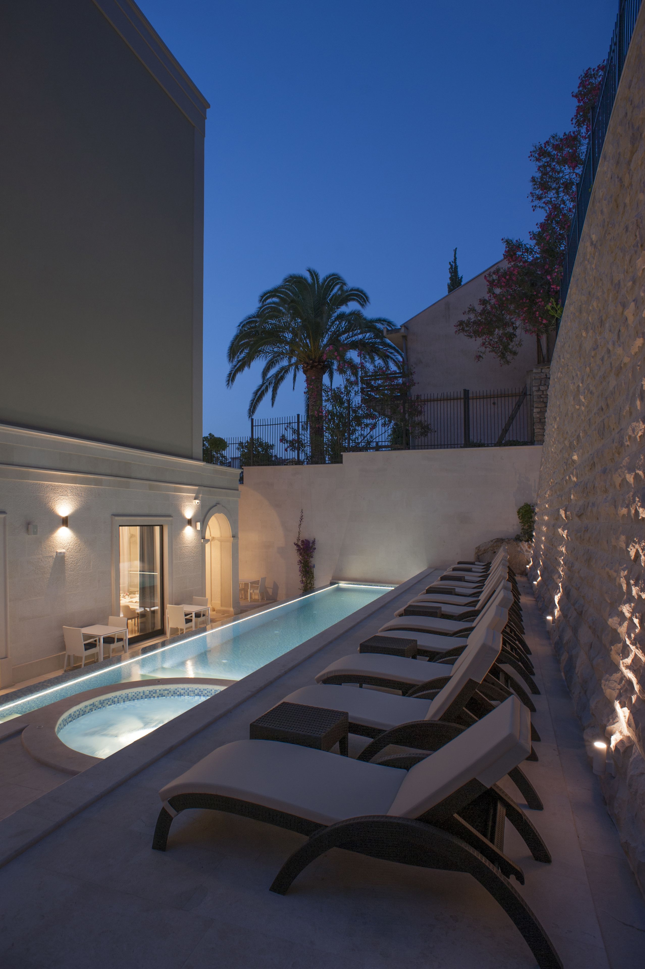 outdoor pool, pool loungers