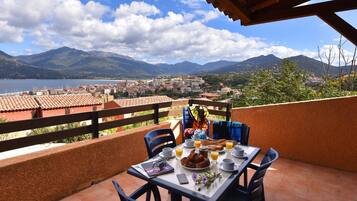 Maisonnette, en-suite badkamer (T2 ) | Uitzicht vanaf balkon