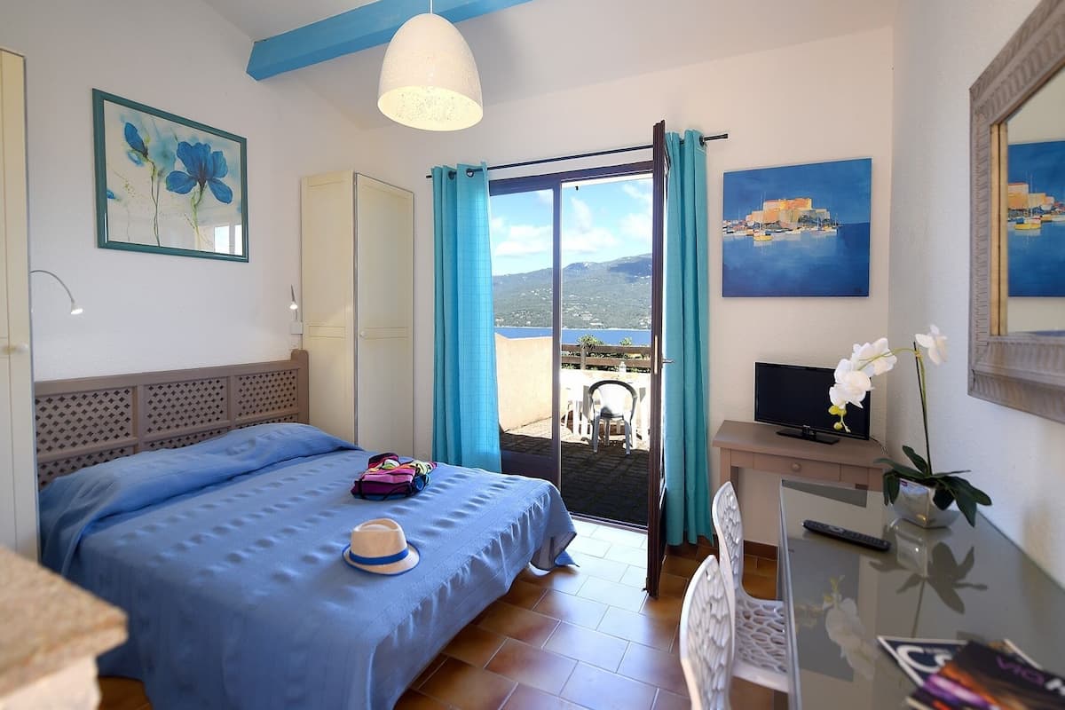 스튜디오, 앙스위트 | 1 개의 침실, 책상