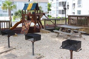 Condo, 2 Bedrooms | BBQ/picnic Area