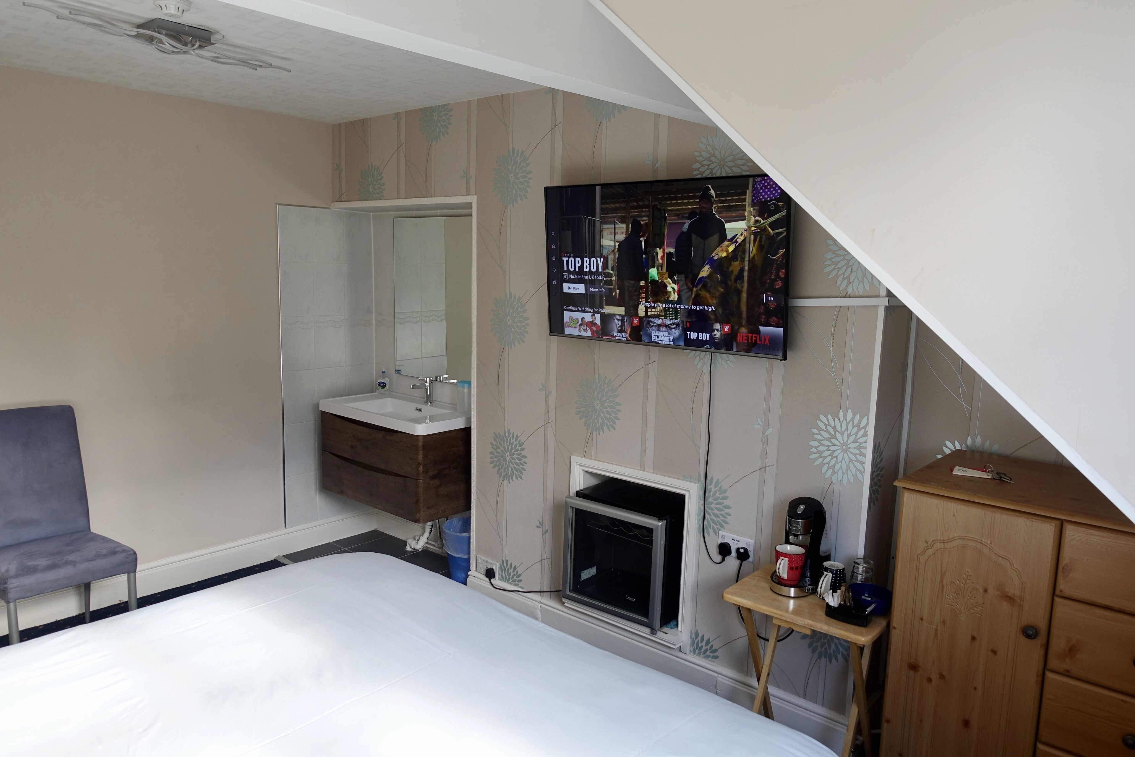 Habitación doble, baño compartido | Wifi gratis y ropa de cama 