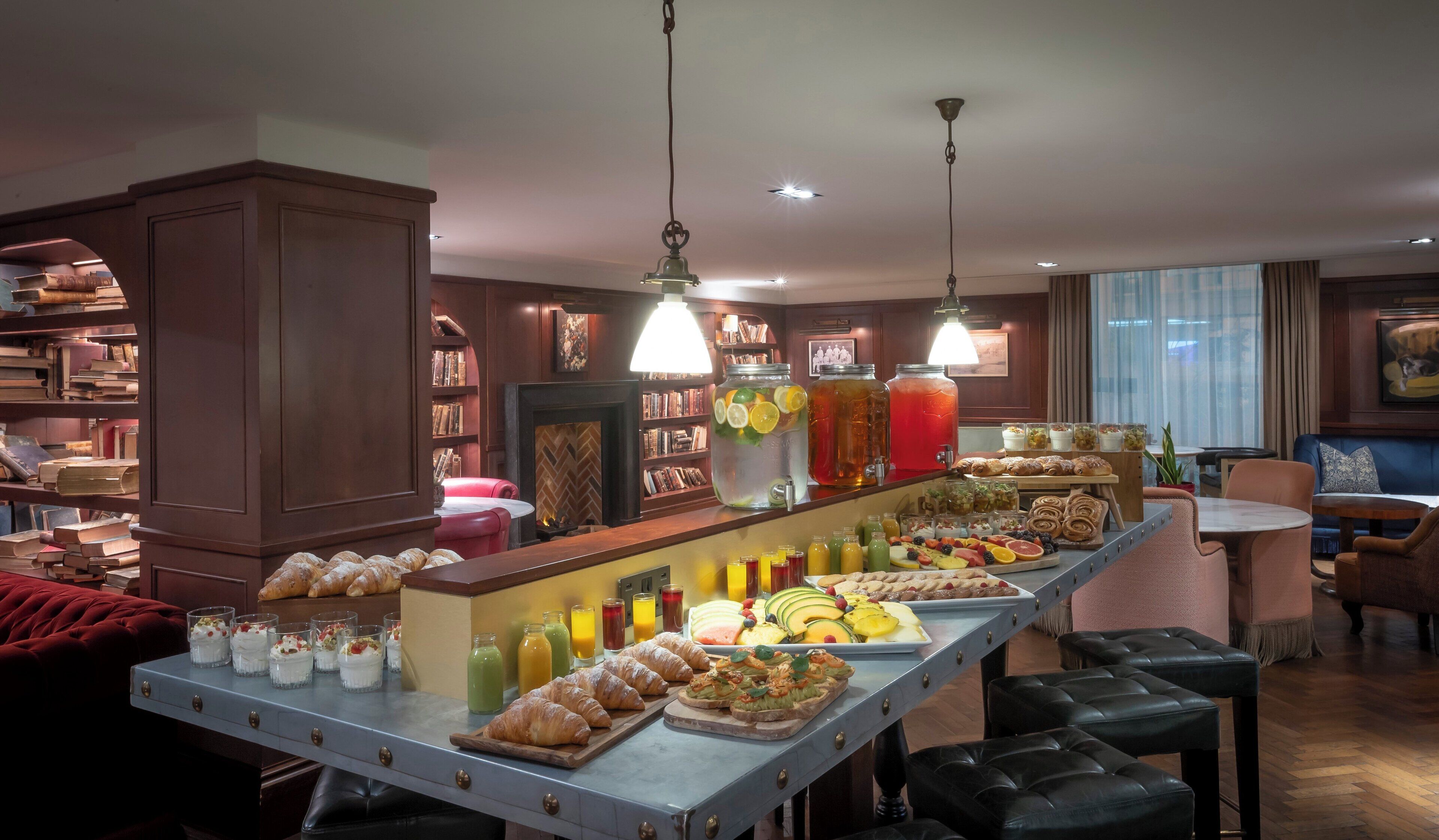 breakfast, lunch, dinner served; british cuisine