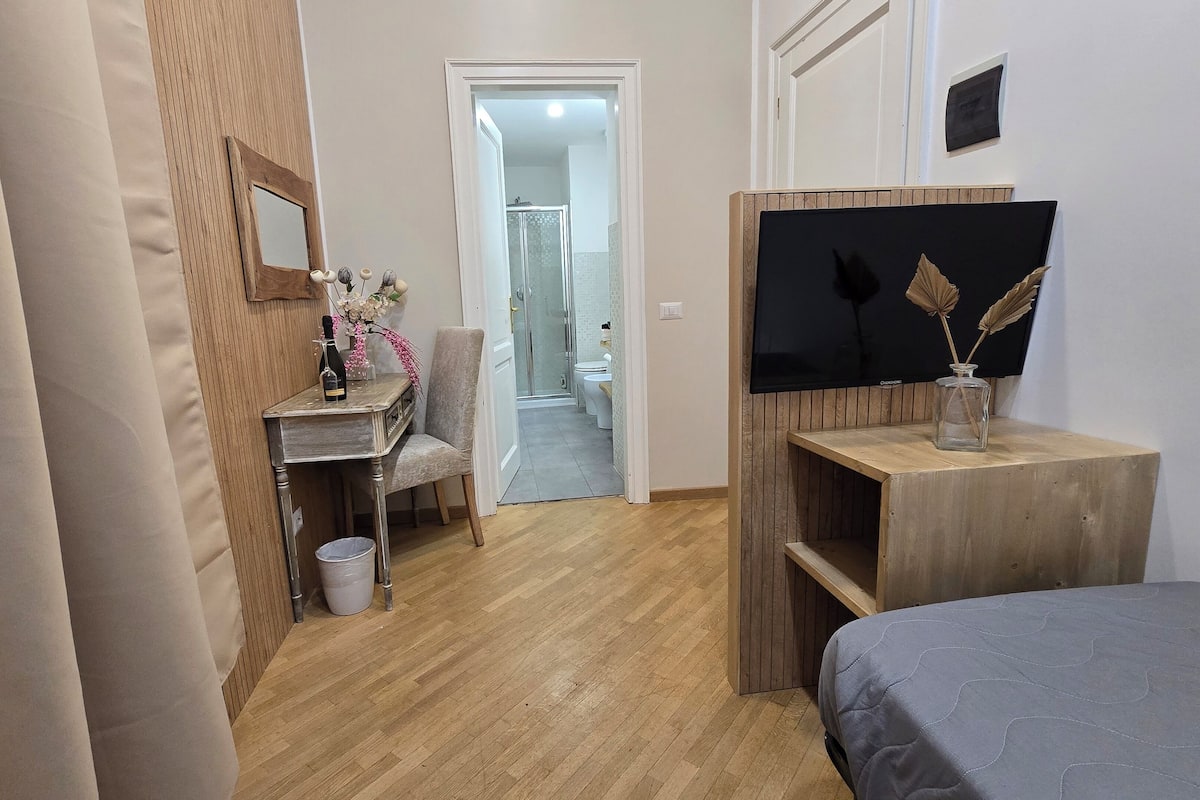 1 bedroom, down duvets, pillow-top beds, in-room safe