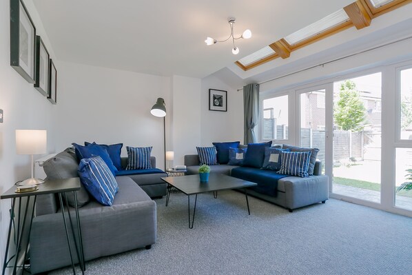 Deluxe Townhome, Multiple Beds | Living area