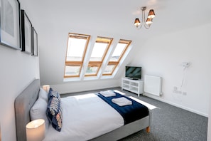 Deluxe-Stadtwohnung, Mehrere Betten | 4 Schlafzimmer, Bügeleisen/Bügelbrett, kostenloses WLAN