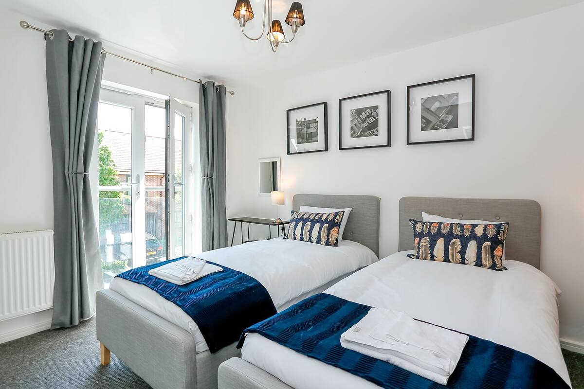 Townhouse – deluxe, flere senger | 4 soverom, strykejern/-brett og wi-fi (inkludert)