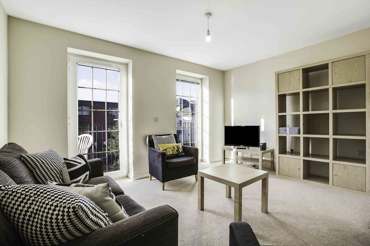 4 habitaciones, tabla de planchar con plancha y wifi gratis