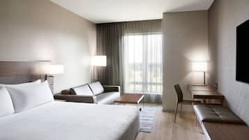 Ropa de cama de alta calidad, caja fuerte, escritorio