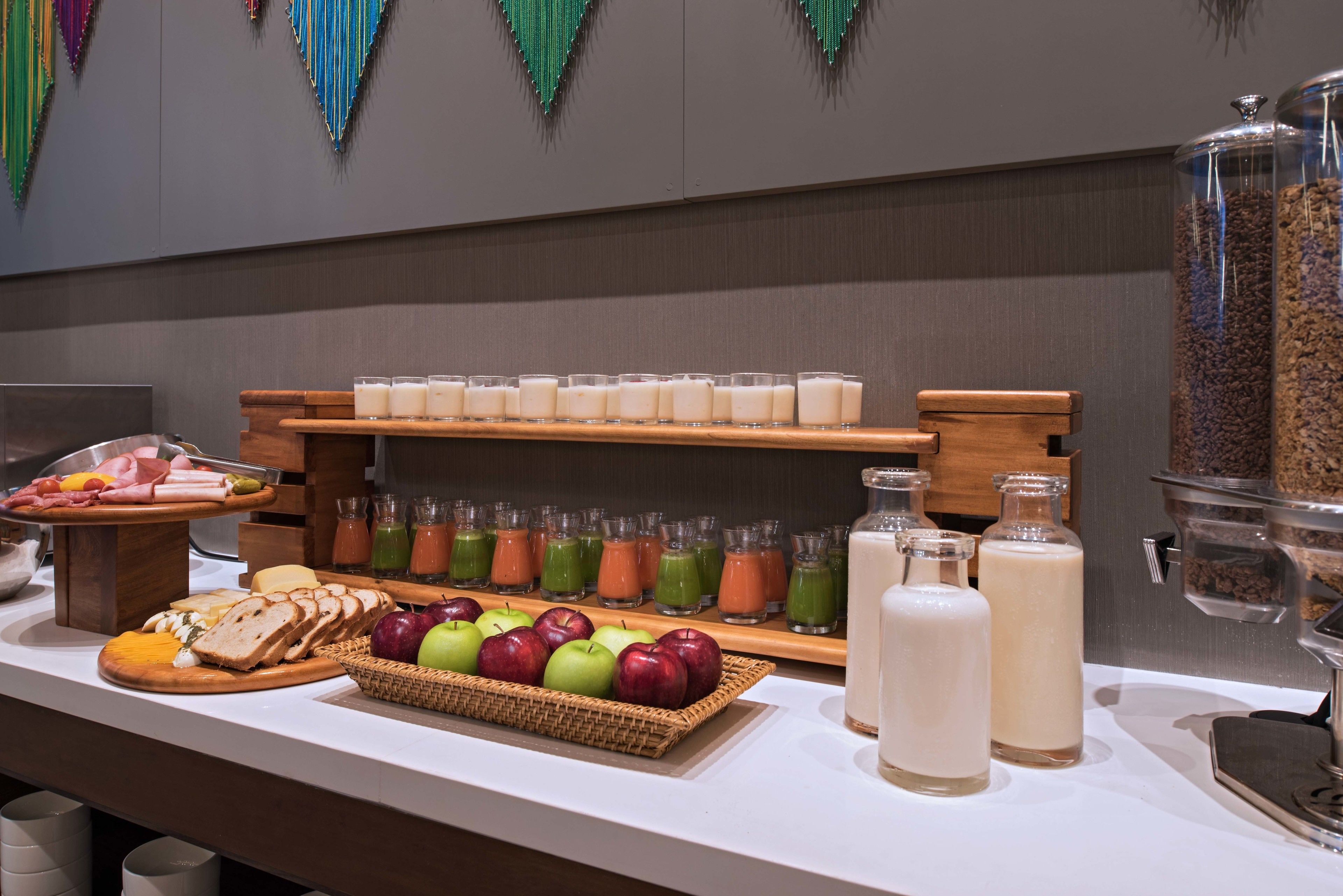 Frokostbuffé hver dag (USD 18 per person)