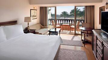 Minibar, in-room safe, desk, iron/ironing board