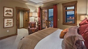 Deluxe Condo, 4 Bedrooms, Mountain View, Mountainside