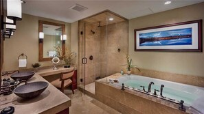 Deluxe-Apartment, 4 Schlafzimmer, Bergblick, Bergseite | Badezimmer | Duschwanne, Handtücher