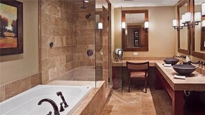 Condo, Multiple Beds, Mountain View (Beaver Mountain (#411) (Condo)) | Bathroom | Combined shower/bathtub, hair dryer, towels