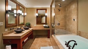 Deluxe Condo, 4 Bedrooms, Mountain View, Mountainside | Bathroom | Combined shower/tub, towels - Trickle Creek 413 4 Bedroom Condo By Moving Mountains (Steamboat Springs)