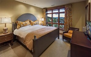 4 bedrooms, in-room safe, iron/ironing board, free WiFi - Zirkel Mountain 419 4 BedroomCondo By Moving Mountains (Steamboat Springs)