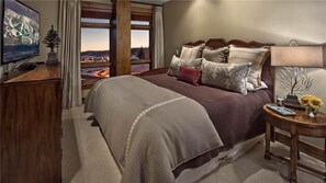 Condo, Multiple Beds, Mountain View (Cougar Mountain (#501) (Condo))