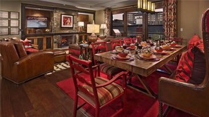 Condo, Multiple Beds, Mountain View (Grouse Mountain (#510) (Condo)) | In-room dining