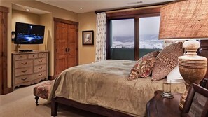 Kondo Deluks, 4 kamar tidur, pemandangan gunung, tepi gunung | 4 kamar tidur, brankas, dan Wi-Fi gratis