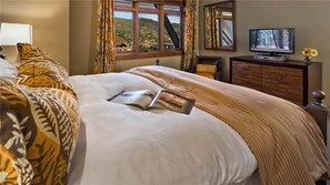 Condo, Multiple Beds, Mountain View (Moose Mountain (#604) (Condo)) | 4 bedrooms, iron/ironing board, free WiFi, bed sheets - Moose Mountain 604 4 BedroomCondo By Moving Mountains (Steamboat Springs)