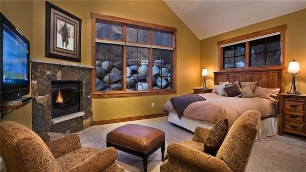 House, Multiple Beds, Mountain View (Black Bear Chalet (Townhouse)) | Living area | Flat-screen TV