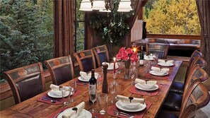 House, Multiple Beds, Mountain View (Brown Bear Chalet (Townhouse)) | In-room dining