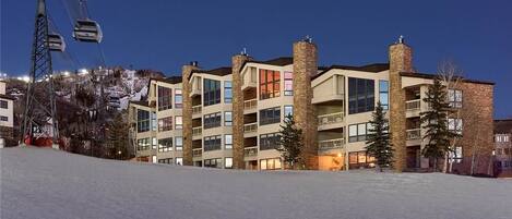 Deluxe Condo, 3 Bedrooms, Mountain View, Mountainside | Front of property