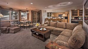 Condo, Multiple Beds, Mountain View (Epernay (#125) (Condo)) | Living area