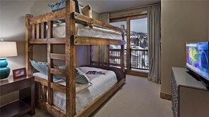 Condo, Multiple Beds, Mountain View (Skyfall Ridge (#702) (Condo))