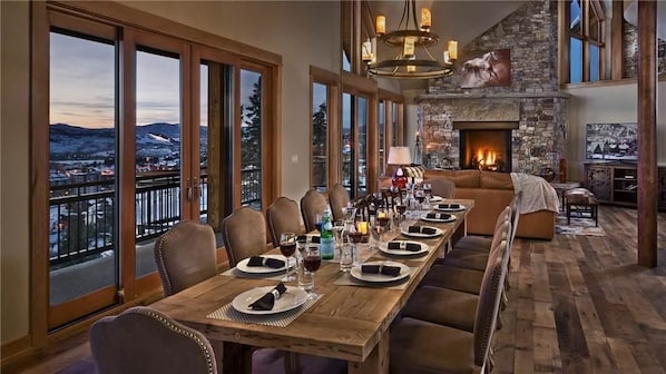 House, Multiple Beds, Mountain View (Falconhead Lodge- South (Townhouse)) | In-room dining
