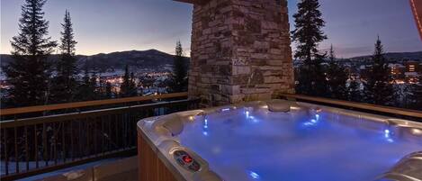 Nhà, nhiều giường, quang cảnh núi (Falconhead Lodge- South (Townhouse)) | Bồn tắm spa ngoài trời