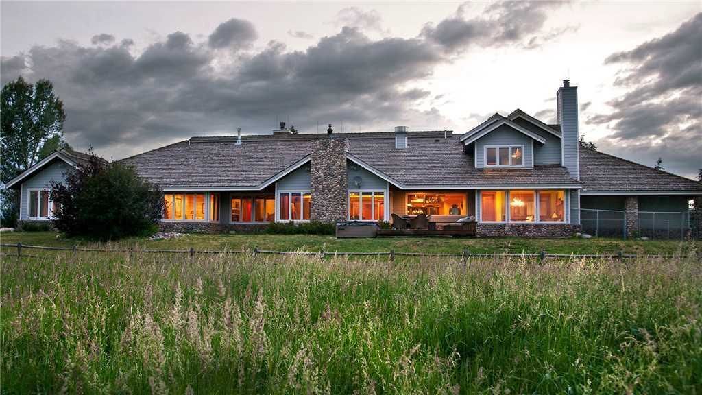 Deluxe House, 4 Bedrooms, Mountain View | Front of property - evening/night