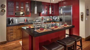 Condo, Multiple Beds, Mountain View (Sage Creek (#105) (Condo)) | Private kitchen | Fridge, microwave, stovetop, dishwasher