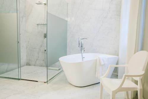 Shower, free toiletries, hair dryer, bathrobes