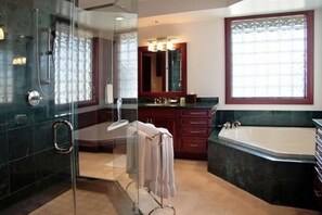 Apartment, 3 Bedrooms | Bathroom | Shower