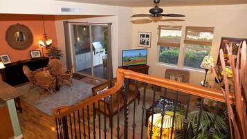 Apartment, 2 Bedrooms | Living area