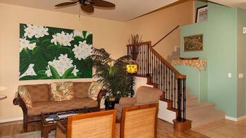 Apartment, 2 Bedrooms | Living area | DVD player