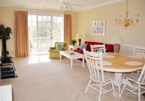 Standard Apartment, 2 Bedrooms | In-room dining - 1523 The Havens (North Myrtle Beach)