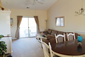 Standard Apartment, 2 Bedrooms | Living room | DVD player - 532 Willow Bend (North Myrtle Beach)