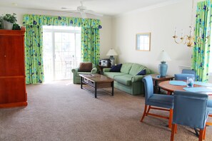 Standard Apartment, 2 Bedrooms | Living room