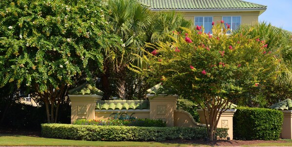 Standard Apartment, 2 Bedrooms | Property grounds