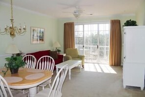 Standard Apartment, 2 Bedrooms | Living area